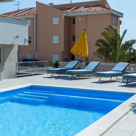 Apartments & Rooms Villa Casia Novalja Exterior photo