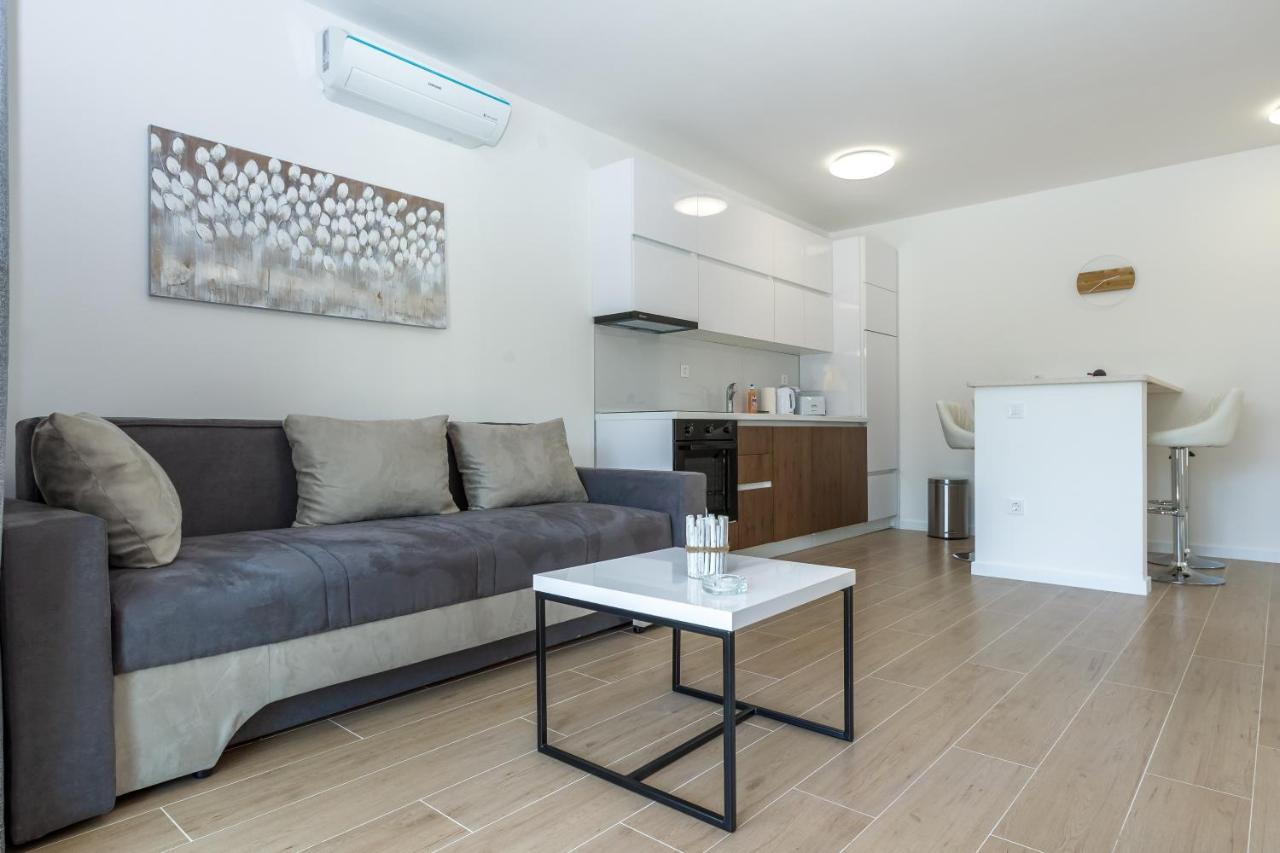 & Casia Apartment Novalja