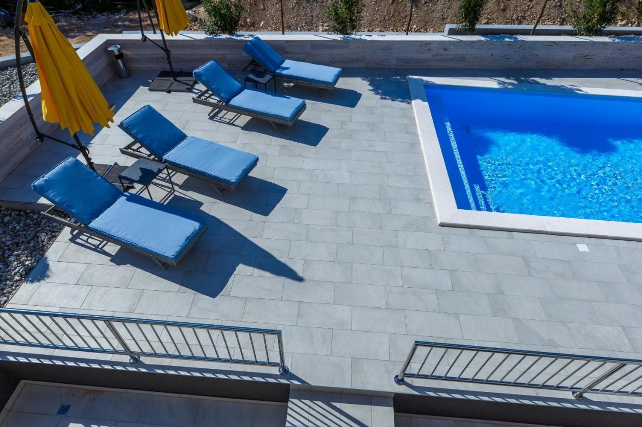 Apartment & Casia Novalja