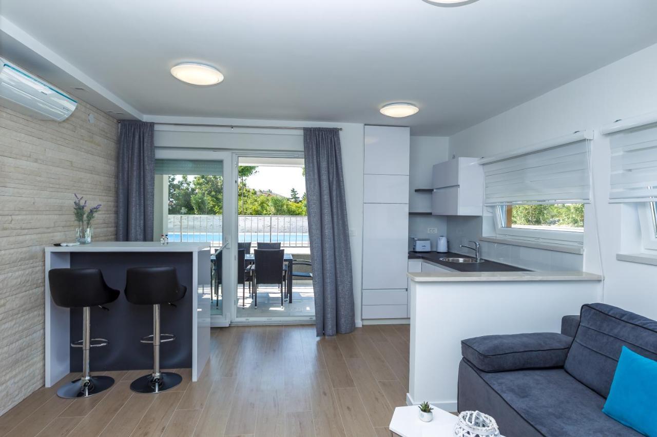 & Casia Apartment Novalja