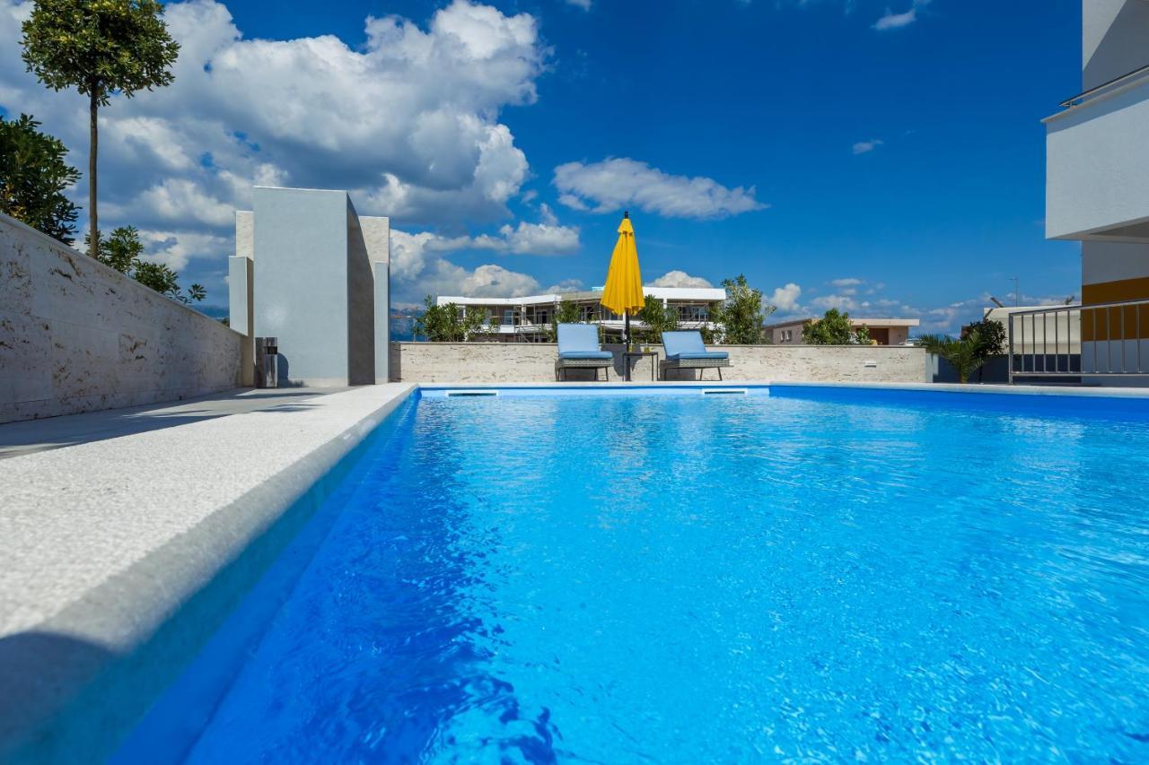 Apartment & Casia
